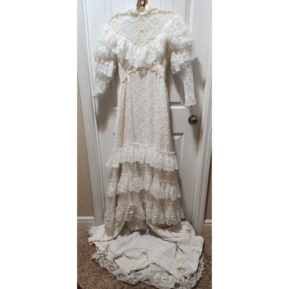 Vintage 60s 70s Victorian Ivory Bridallure Laced Wedding Dress Size 5 With Train - Picture 2 of 15